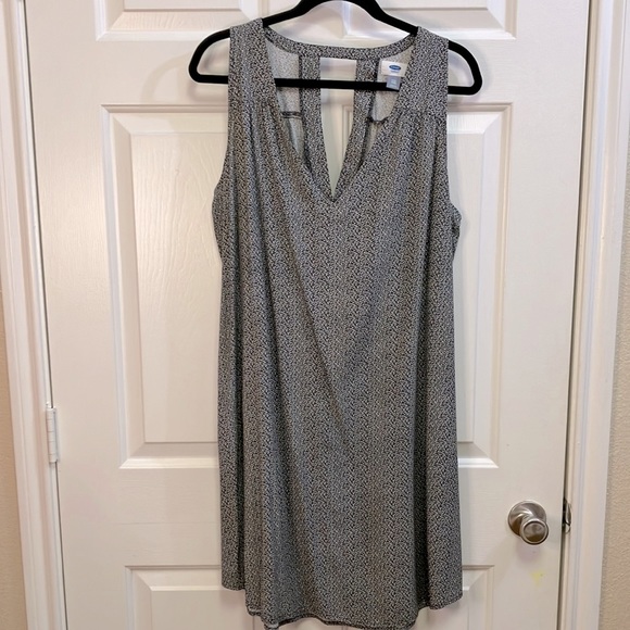 Old Navy Sleeveless V-neck Black & White Casual Dress w/Keyhole Back Size XXL - Picture 1 of 5